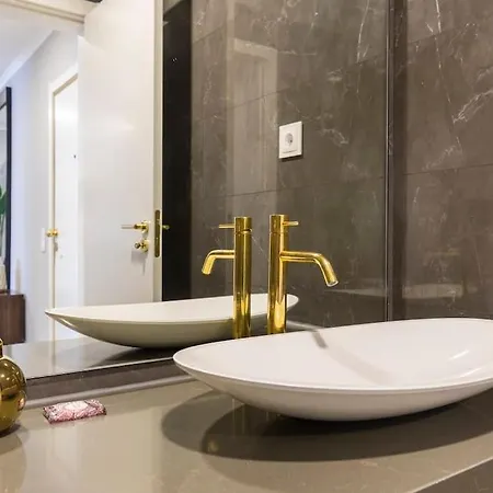 Seaview Luxury شقة *