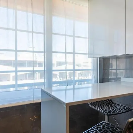 Seaview Luxury Apartment *